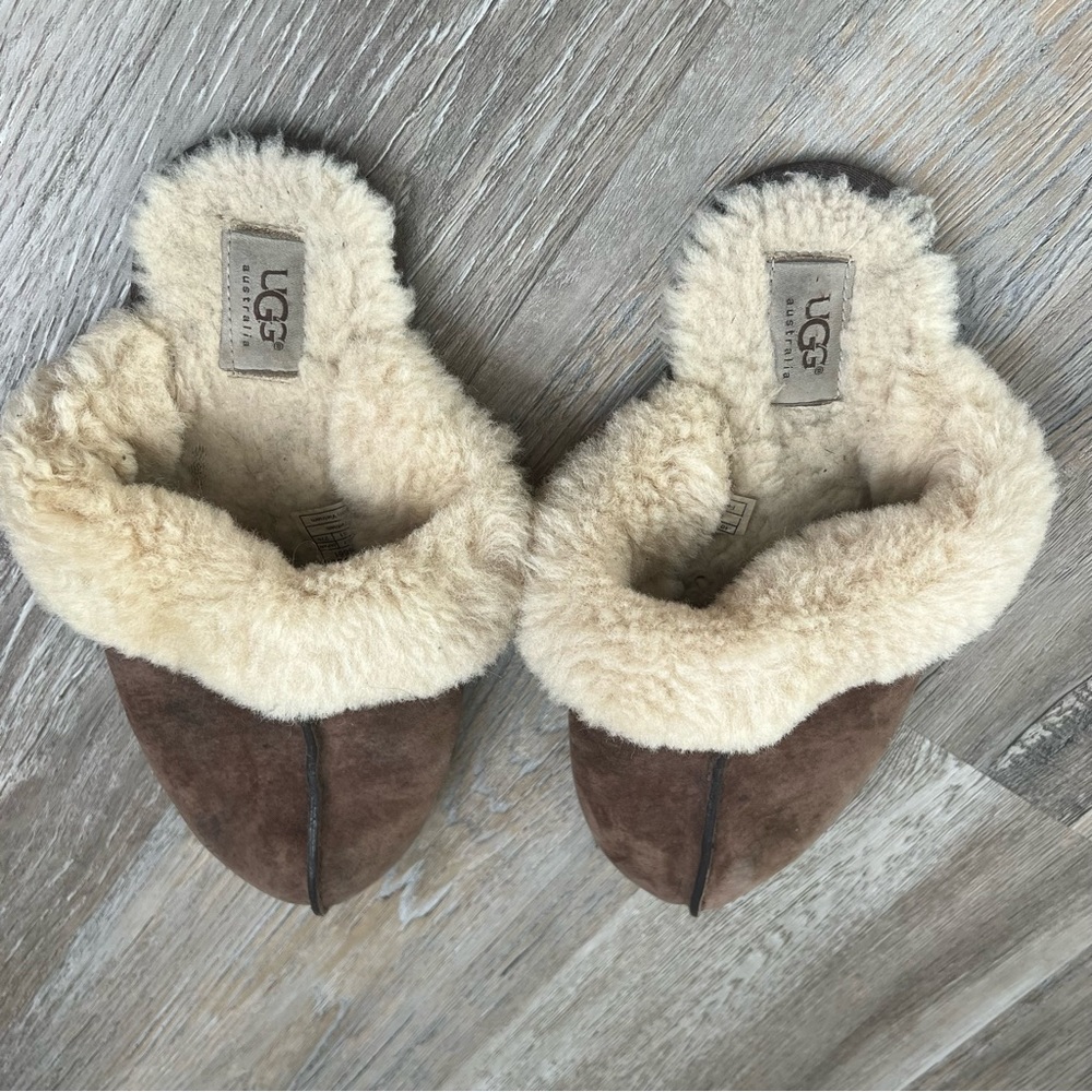 Ugg Classic Slipper / Sherpa Mules - image 5